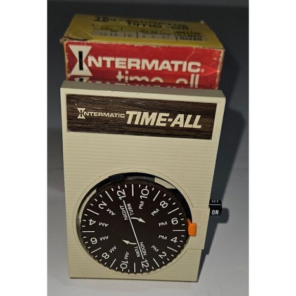 Vintage Intermatic Time-All Model D111 24 Hour Automatic Timer IN BOX FREE SHIP - Picture 2 of 5